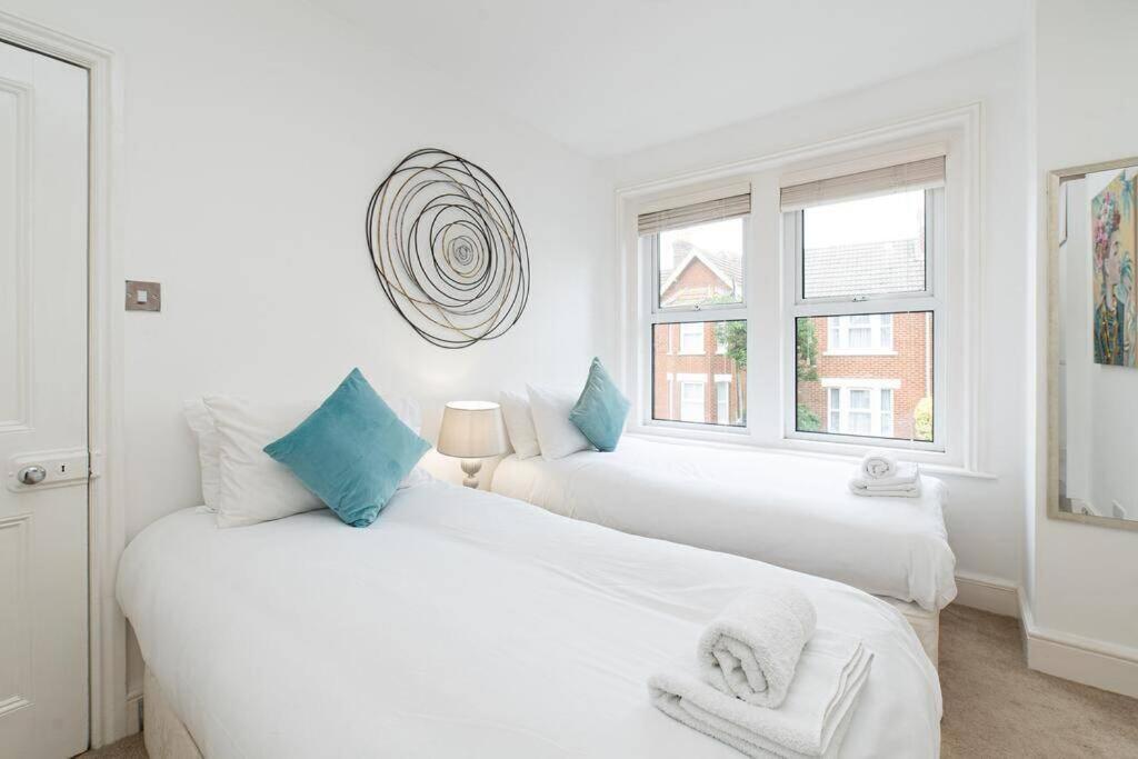 Aderta Stylish House Vila Poole Exterior foto